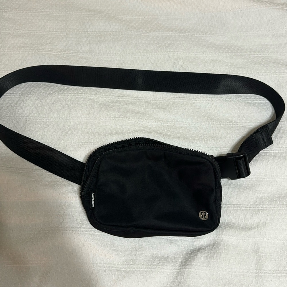 Lululemon belt bag